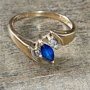 MARQUISE CUT SAPPHIRE RING WITH DIAMOND ACCENTS IN 14K YELLOW GOLD size 5.5